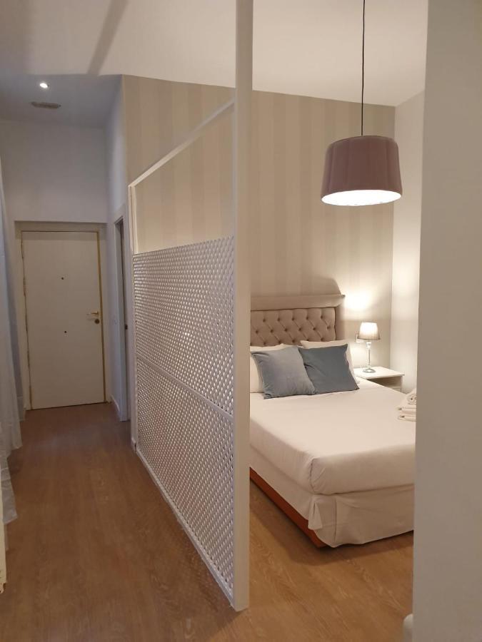 Hotel Le Petit Palue-Fuencarral Madryt Zewnętrze zdjęcie