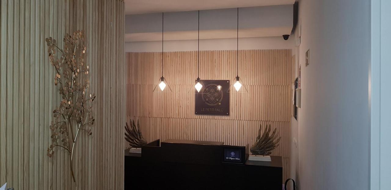 Hotel Le Petit Palue-Fuencarral Madryt Zewnętrze zdjęcie