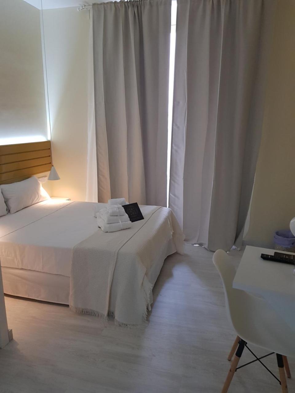Hotel Le Petit Palue-Fuencarral Madryt Zewnętrze zdjęcie